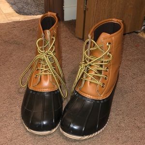 Duck boots